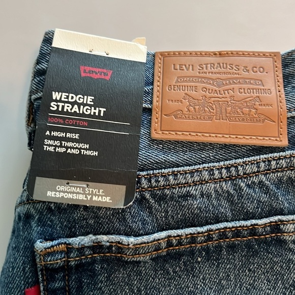 Levi’s Wedgie Straight High Rise NWT Size 25 - Picture 14 of 16